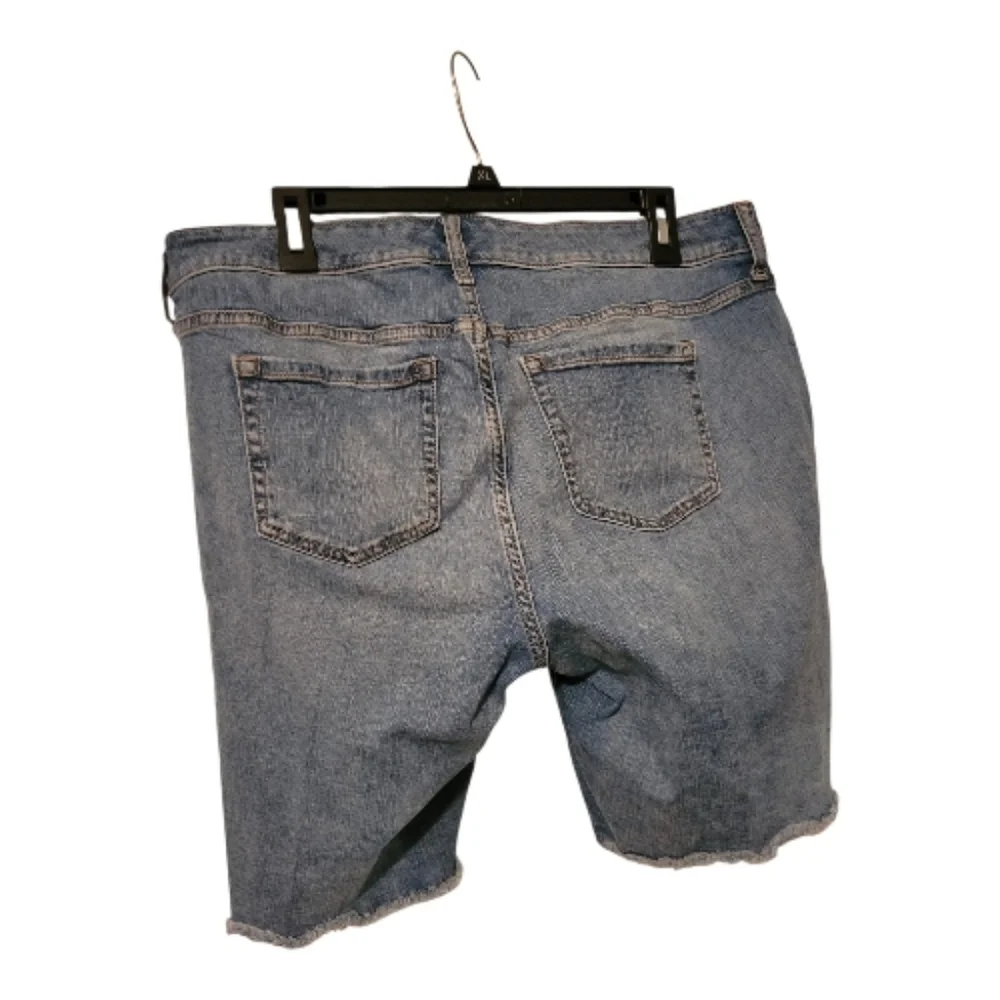 Torrid denim shorts size 14 Distressed